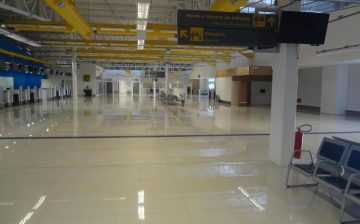 Dentro do SJK Airport
